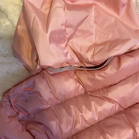 Moncler Puffer with Premium Mink Fur Details – Luxurious & Truly Rare 🩷 - Picture 15 of 16